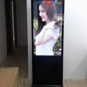 Màn hình quảng cáo LCD chân đứng 55 inch SAMSUNG/LG  