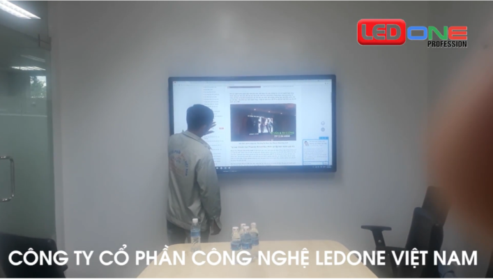 Cung cấp màn hình cảm ứng LCD 65 inh khu công nghiệp Vsip1 Bình Dương  