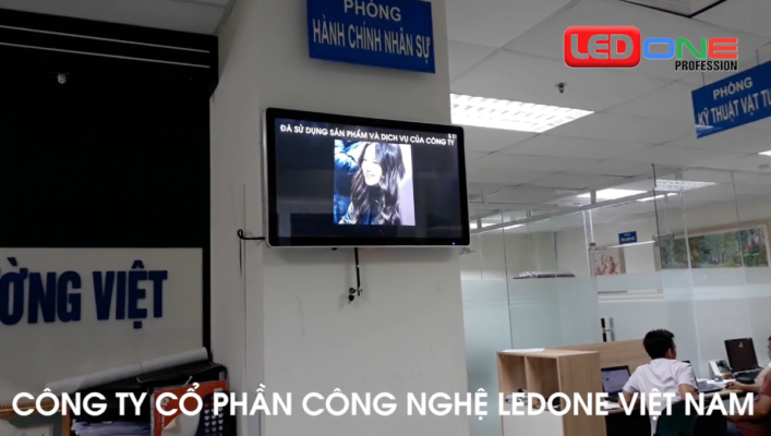 Lắp đặt màn hình LCD quảng cáo 32 inch USB tại công ty Sông Đáy  