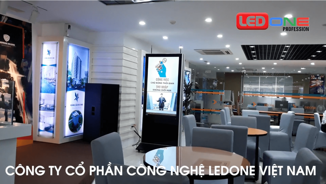 Lắp đặt màn hình quảng cáo 2 mặt 55 inch Wifi tại CENGROUP, Hà Nội  