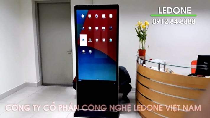 Màn hình quảng cáo LCD là gì? – Những thông tin cần biết về sản phẩm  