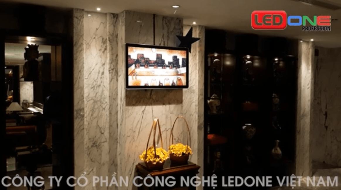 Thi công màn hình quảng cáo treo tường 32 inch tại Nhà Hàng 105 Nguyễn Trường Tộ  