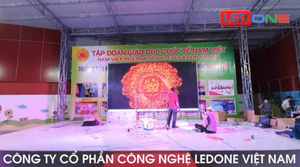 Thi công màn hình Led P2 trong nhà tại Tập đoàn Giáo dục Nam Việt  