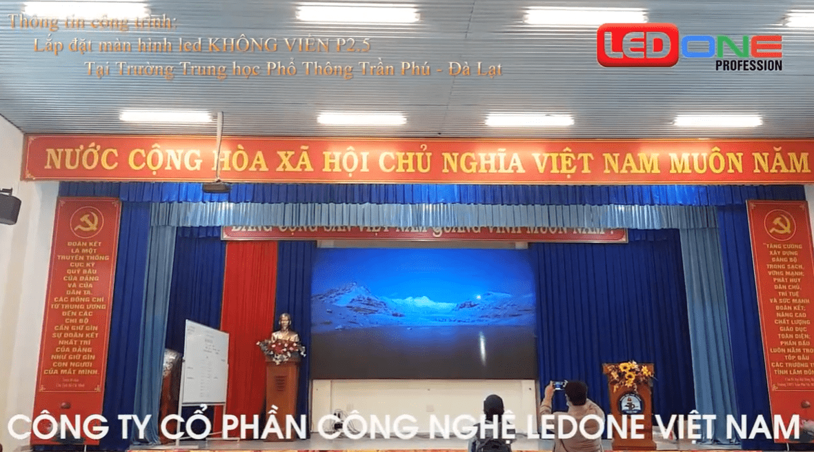 Thi công màn hình Led P2.5 trường THPT Trần Phú  