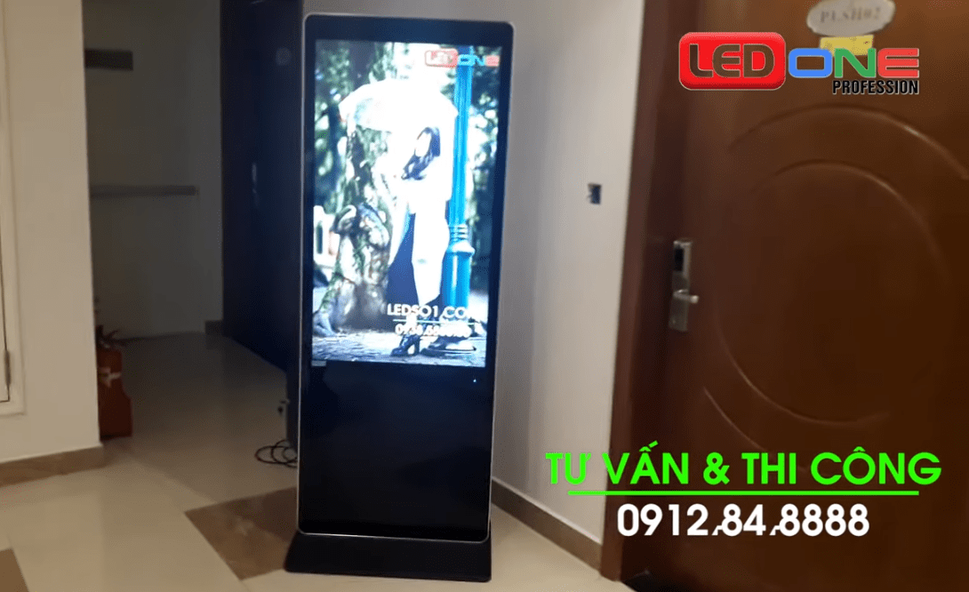 Màn hình quảng cáo LCD treo tường 55 inch usb SAMSUNG / LG  