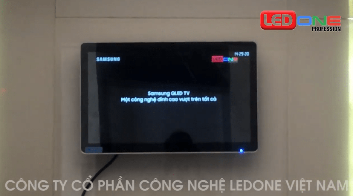 Thi công màn hình quảng cáo treo tường 22 inch tại Hotel Hạ Long Central  