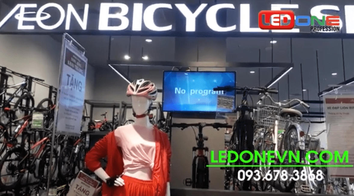 Thi công màn hình quảng cáo treo tường 49 inch tại hãng Big Bicycle  