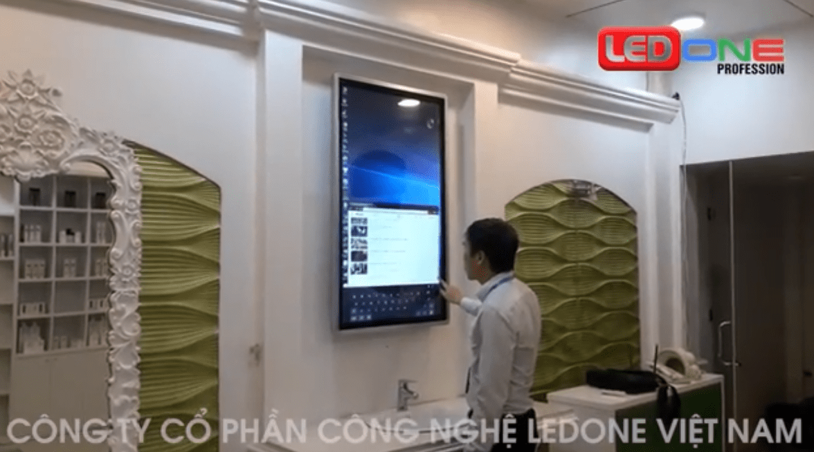 Màn hình quảng cáo LCD treo tường 49 inch usb SAMSUNG / LG  