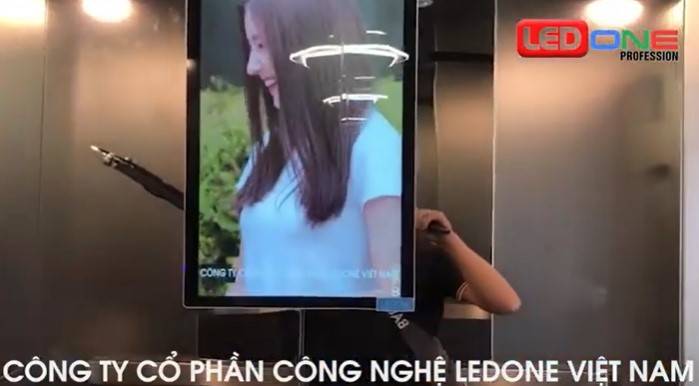 Lắp đặt màn hình quảng cáo 22 inch thang máy Bệnh Viện  