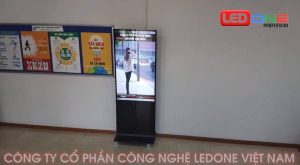 Màn hình quảng cáo cảm ứng Châu Âu 75 inch IR Interactive Panel Displays  