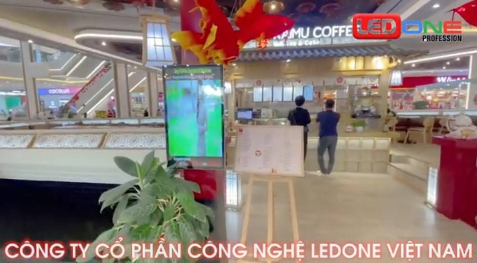 Lắp đặt màn hình quảng cáo LCD thang máy ngân hàng VietCombank Hải Dương  