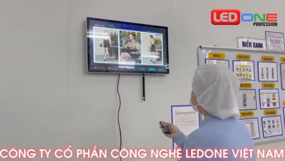 Lắp đặt màn hình Quảng cáo LCD 32 inch USB thang máy ở Nha Trang  