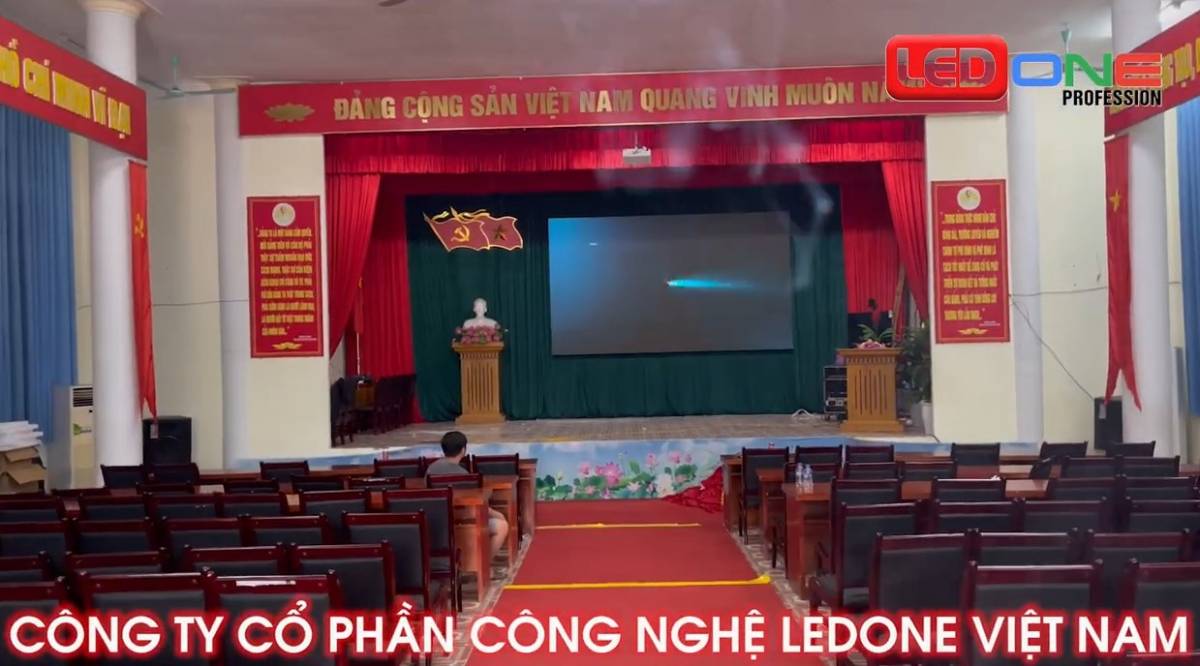 Thi công màn hình LED trong nhà P2.5 tại Nhà Văn Hóa Lương Bằng, Hưng Yên  